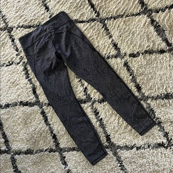 NWOT All in Motion Yoga Pants - Picture 4 of 8